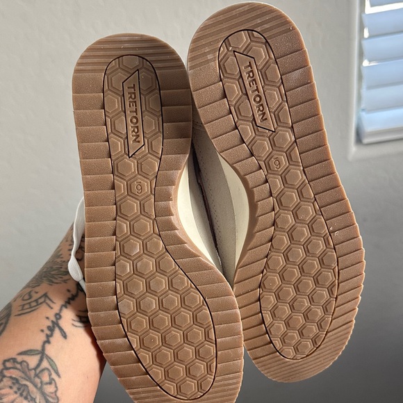 Tretorn Women's Sneakers in Cream and White - Picture 3 of 5